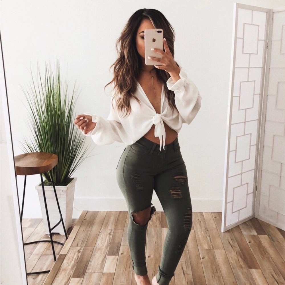 LAST 1 • White Knot Long Sleeve Flowy Top - Picture 4 of 5